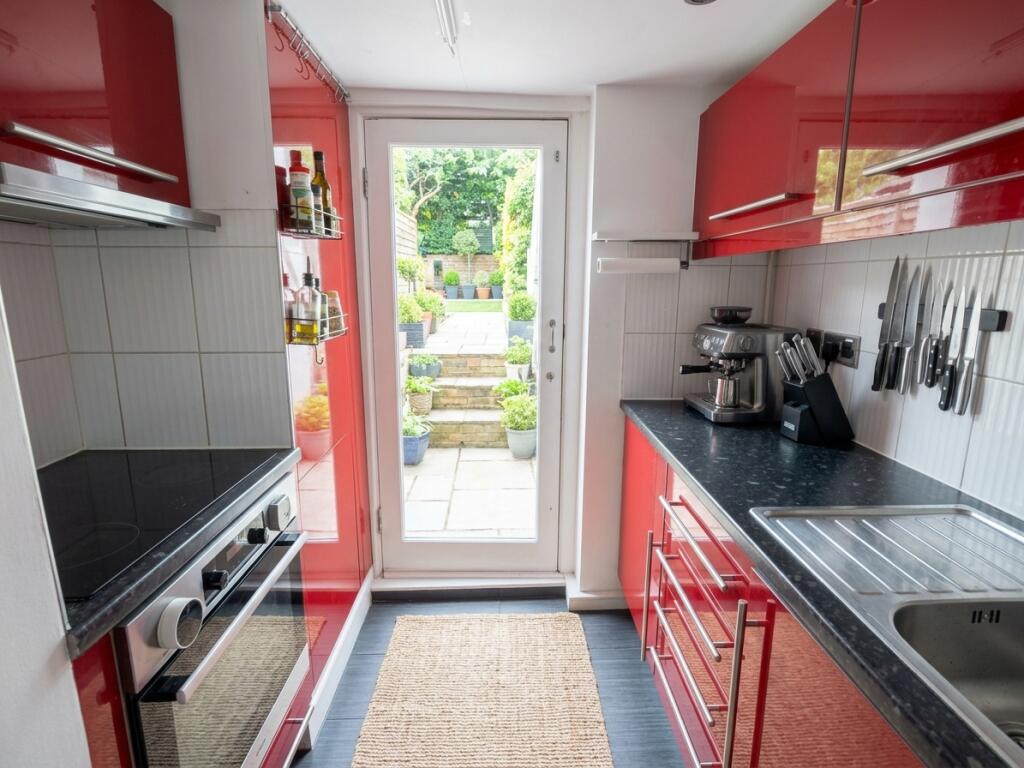 Apartment in London, Stockwell Park, Stockwell - View 2
