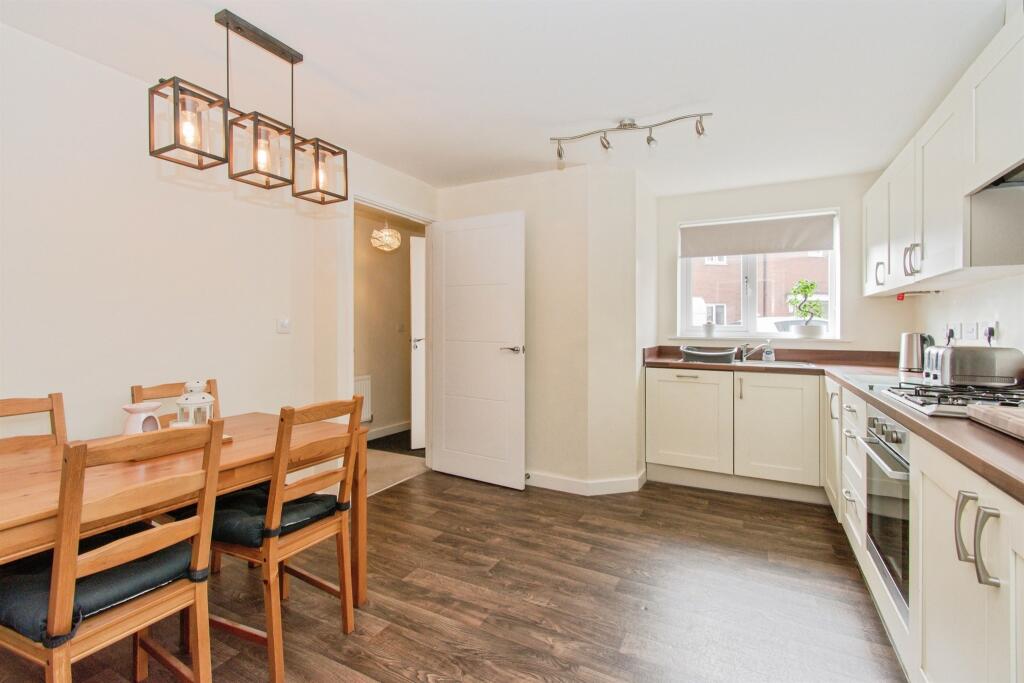 House in Pontefract, Hemsworth - View 4