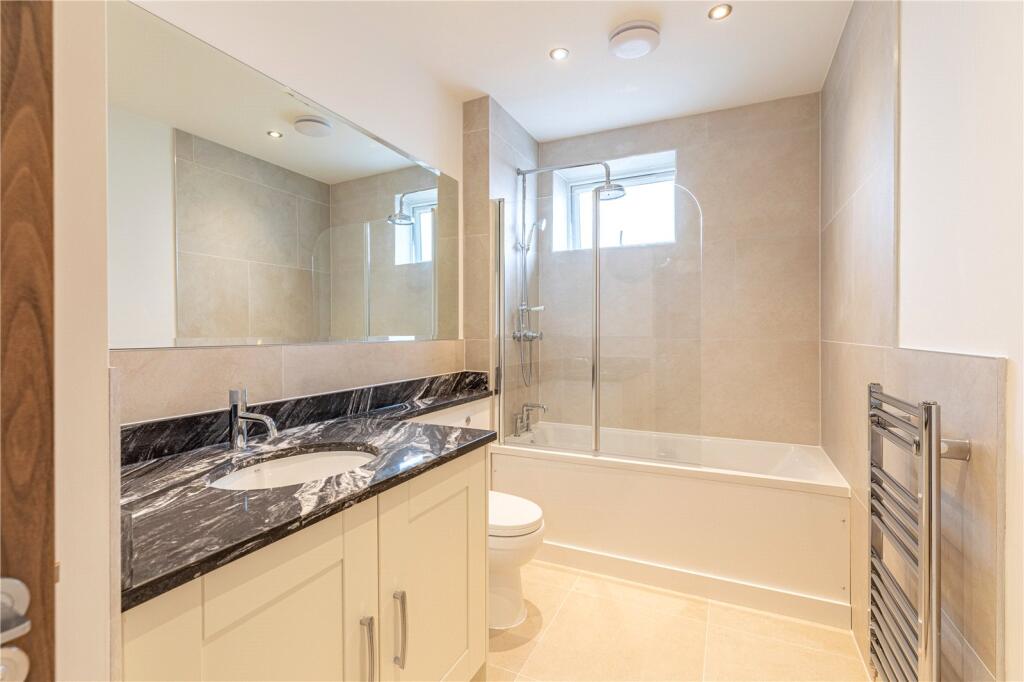 Apartment in Newbury, West Berkshire - View 5