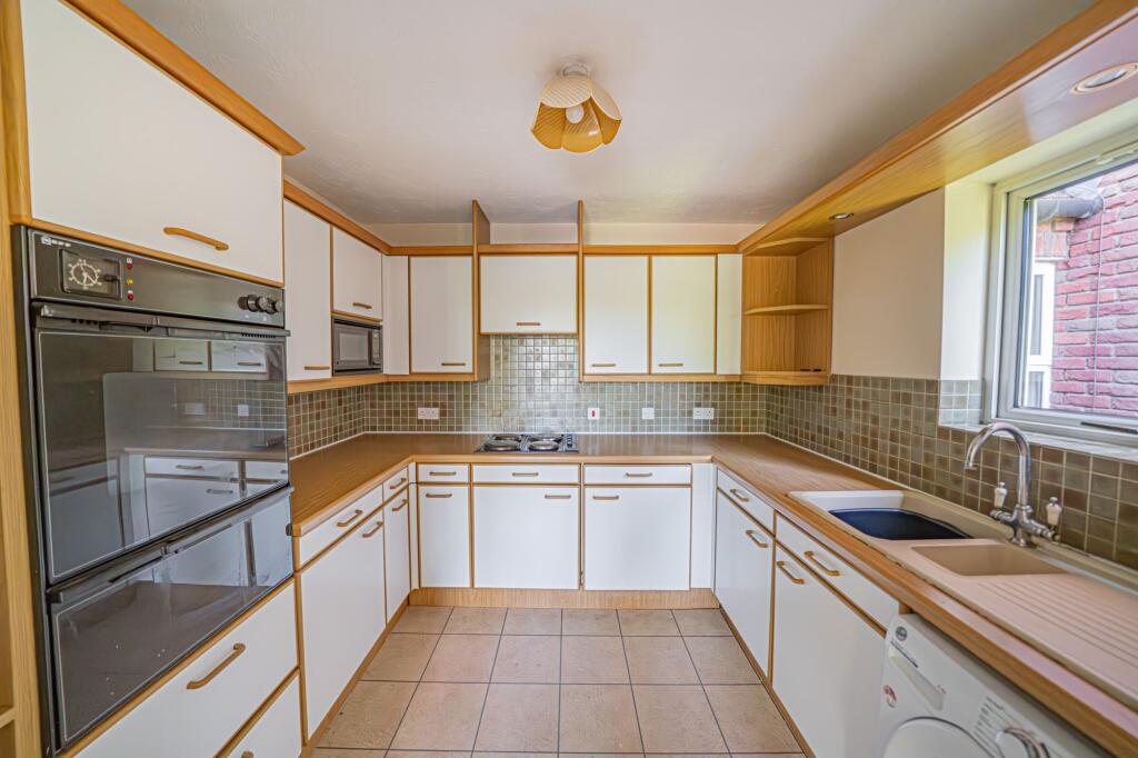 Apartment in Solihull, Knowle - View 4