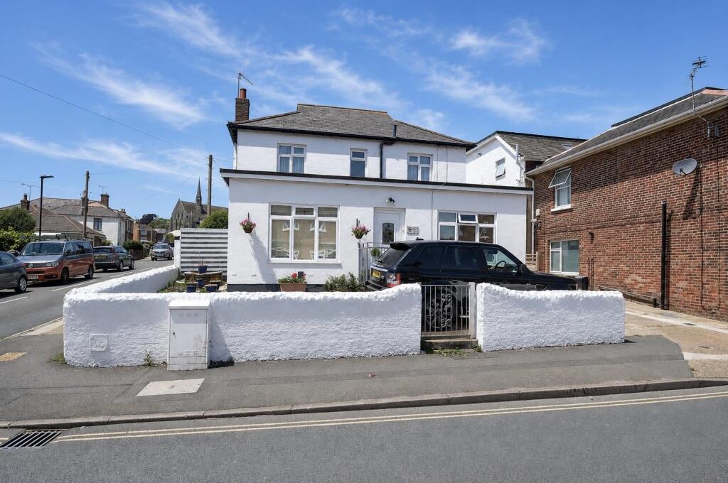 Main image of property: SUBSTANTIAL HOME WITH ANNEXE * SANDOWN
