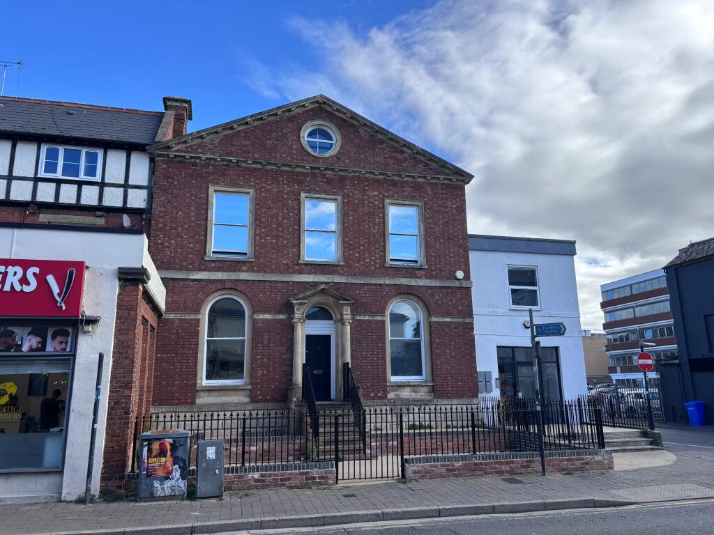 Main image of property: Albion Chambers, 111 Eastgate Street, Gloucester, GL1 1PY