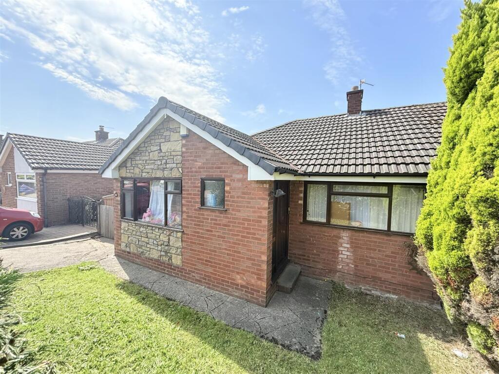 Main image of property: Salisbury Crescent, Ashton-Under-Lyne