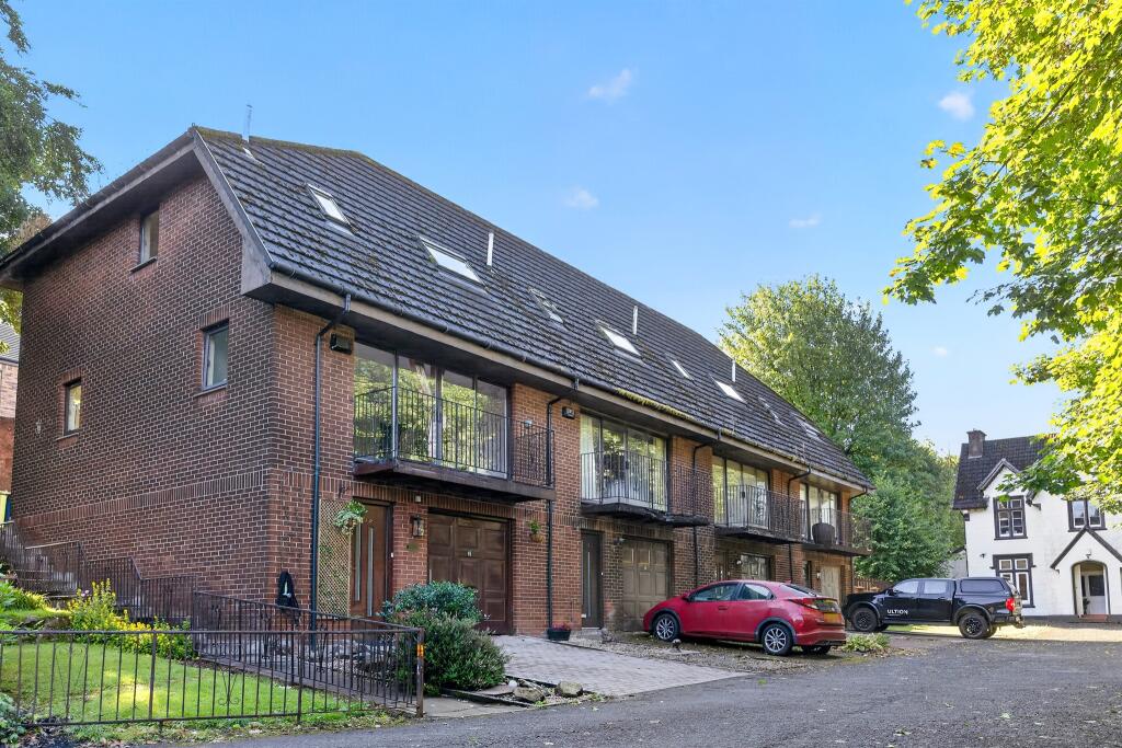 Main image of property: Kirk Mews, Main Street, Bonhill, Alexandria