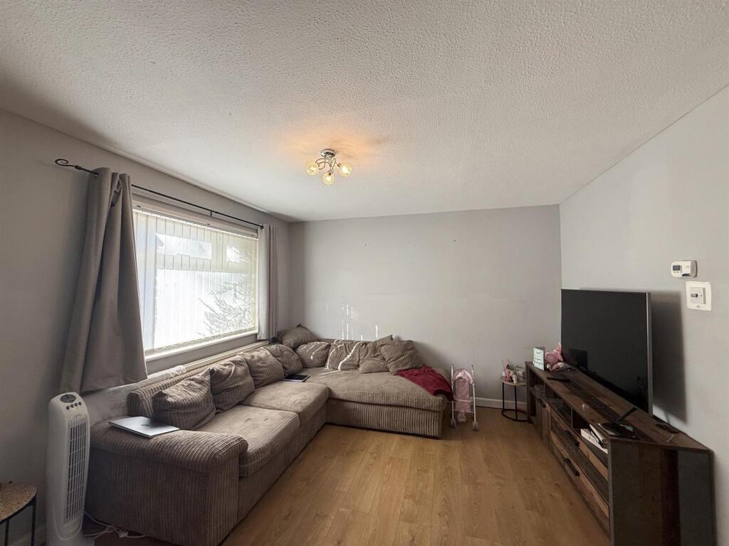House in Newport, Cwmbran Central - View 4