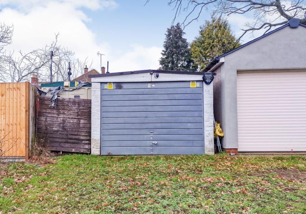 Main image of property: Garage at 22 Clarence Road, Leighton Buzzard, Bedfordshire, LU7 3EJ