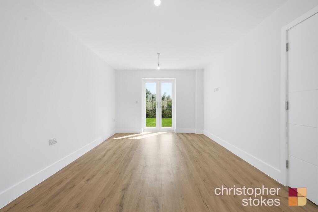 Kingfisher, The Chimes, Old Nazeing Road, Broxbourne, Essex, EN10 6SD - View 5