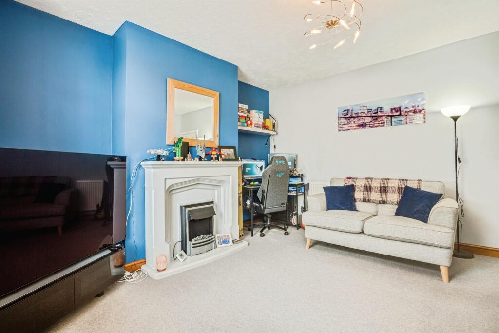 House in Wakefield - View 5