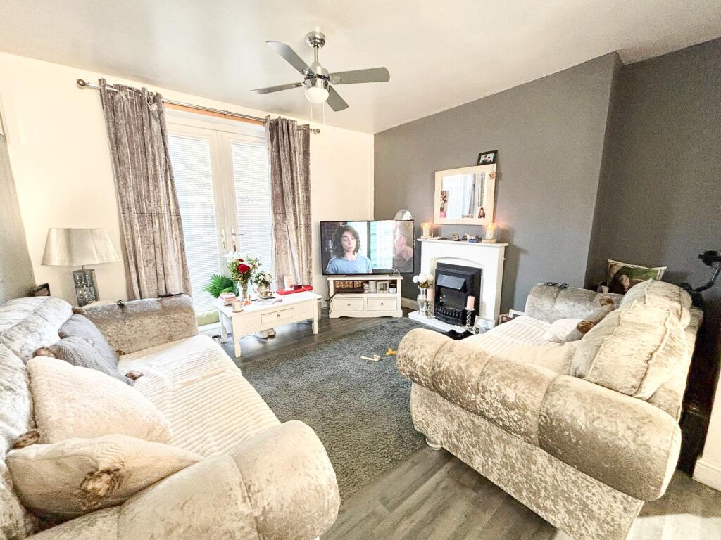 Wrenbury Crescent, Adswood photo 4