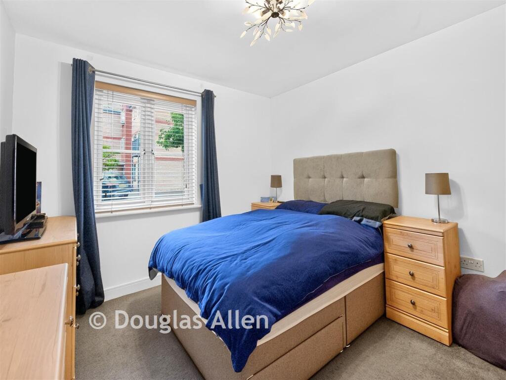 Apartment in Basildon, Shotgate - View 4