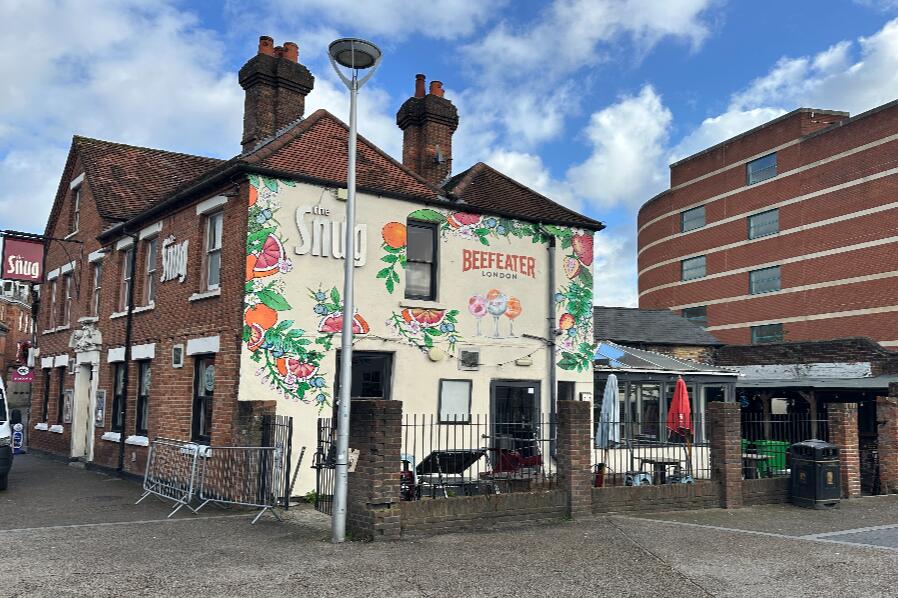 Main image of property: The Snug Bar 7 Crown Lane, High Wycombe, HP11 2HF