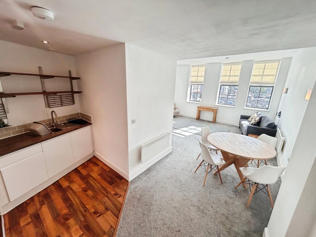Apartment in Sheffield - View 3