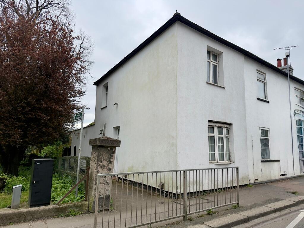 Main image of property: South Street, Epsom, KT18