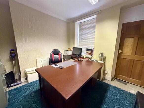 Back Office 1