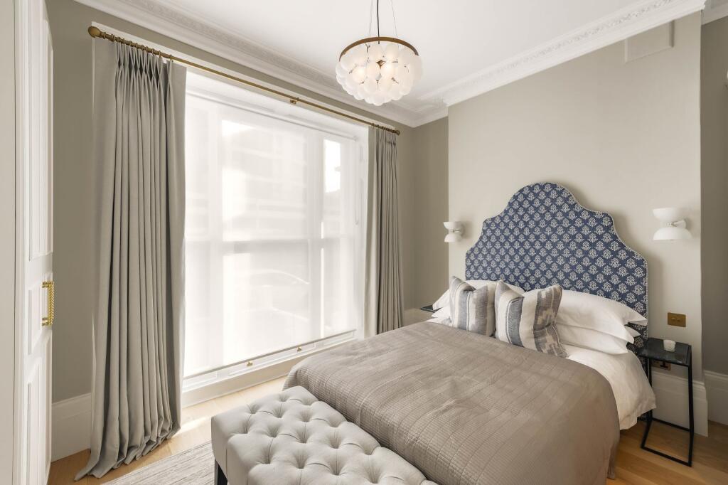 Apartment in London, Royal Borough of Kensington and Chelsea - More