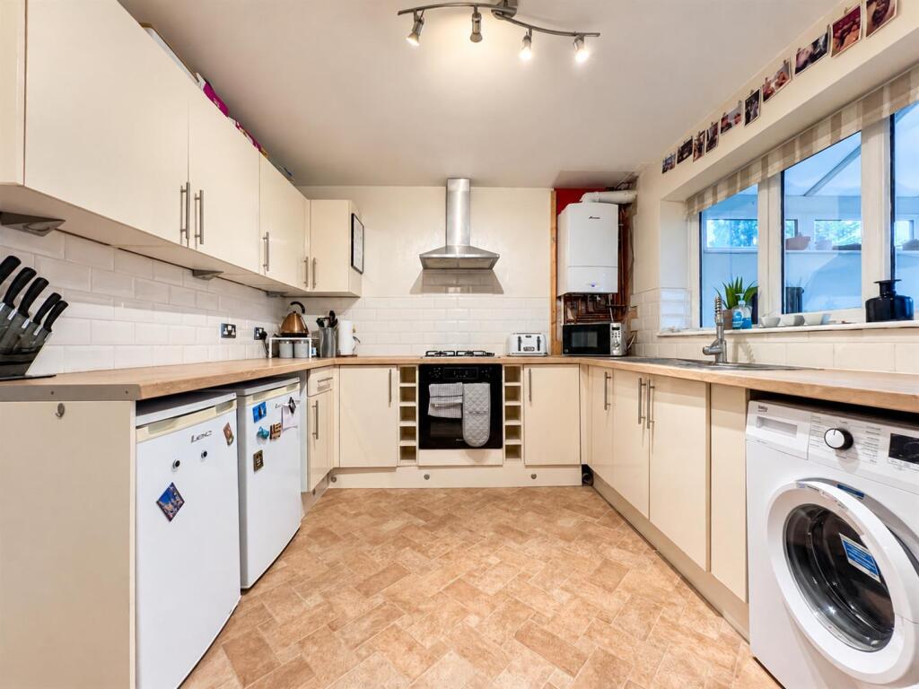 House in Staffordshire Moorlands, Leek - View 5
