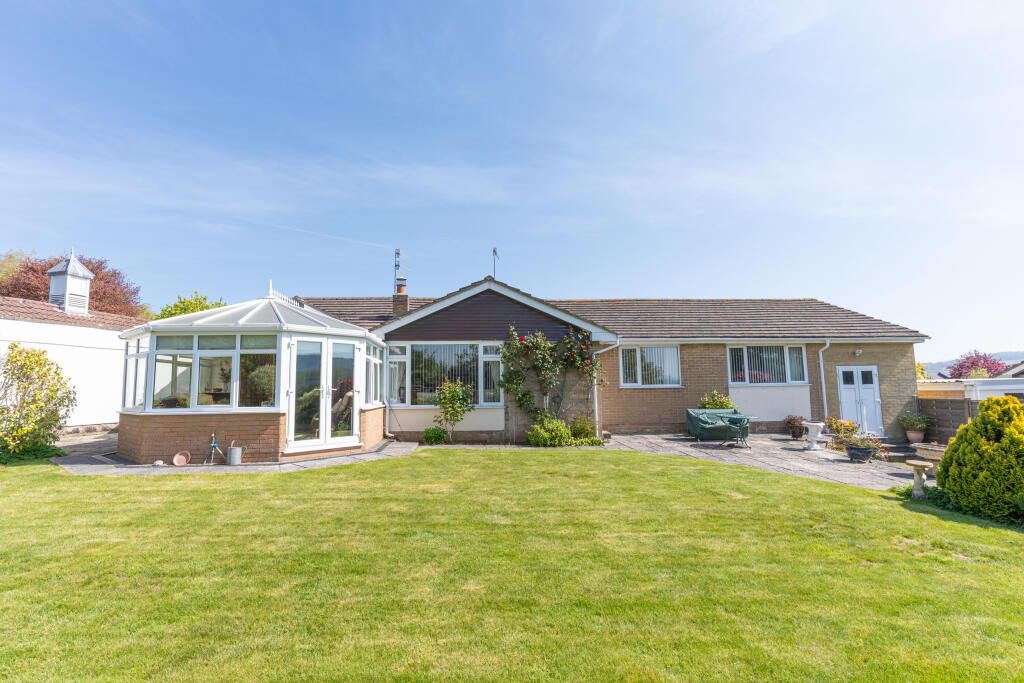 Main image of property: Meadow Drive, Weston-in-Gordano, Bristol