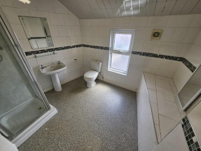 8 bedroom terraced house for rent