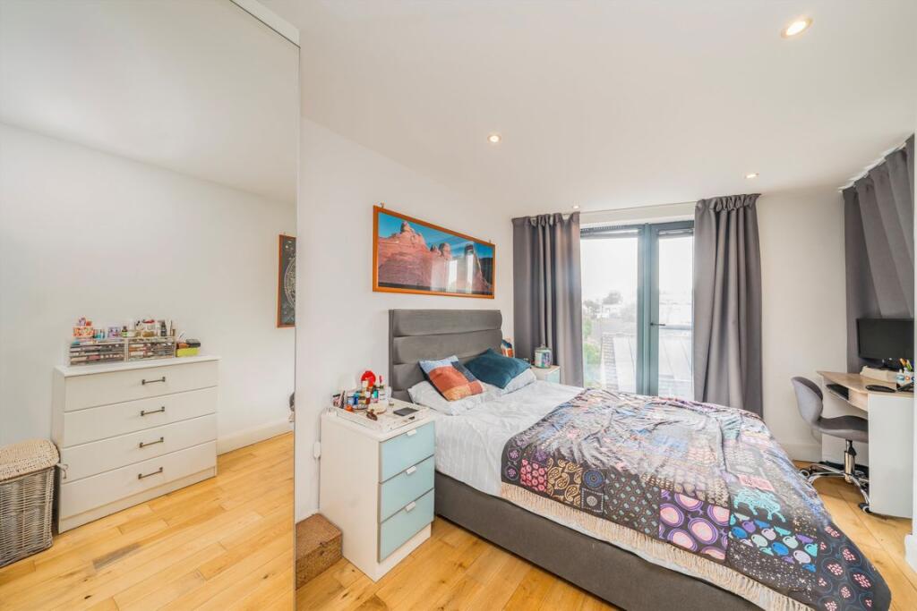 Apartment in London - View 5