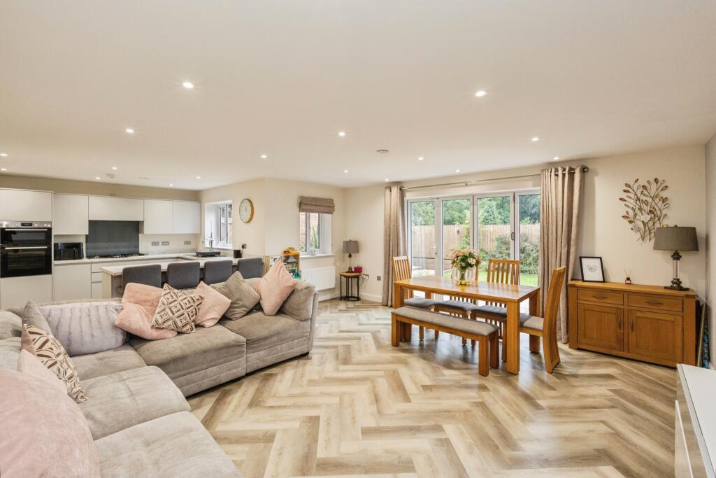 House in Bolton, Westhoughton - View 5