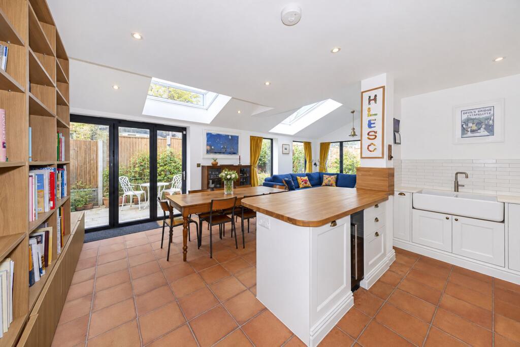 House in Southend-on-Sea - View 4