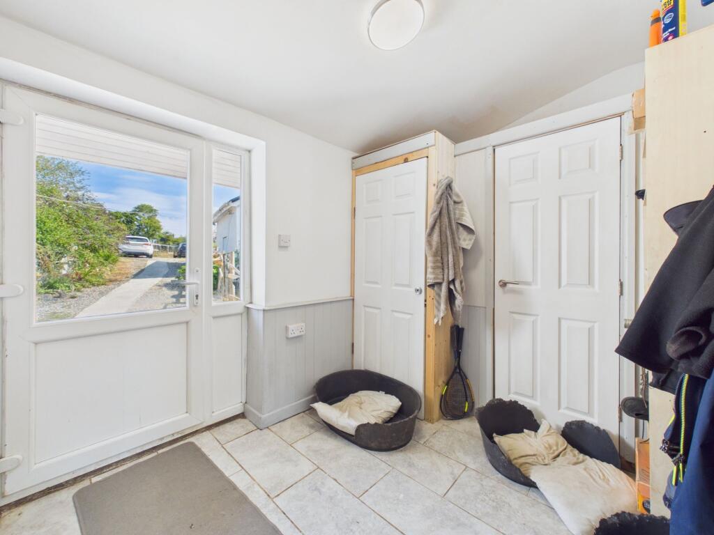 House in Lampeter Velfrey, Tavernspite - View 5