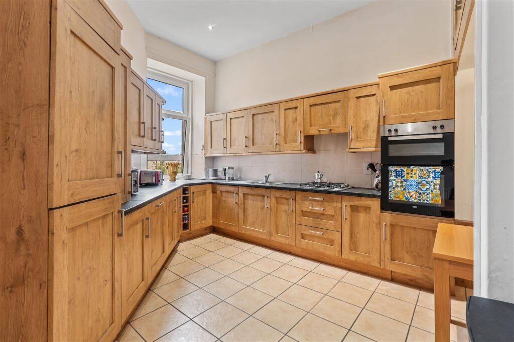 Apartment in Glasgow, Woodlands - More