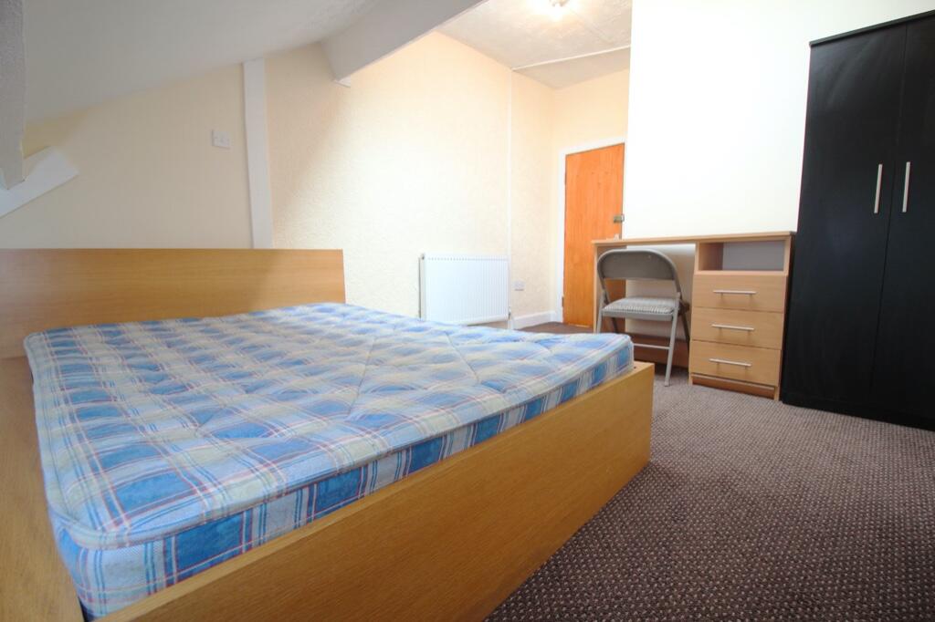 8 bedroom house for rent