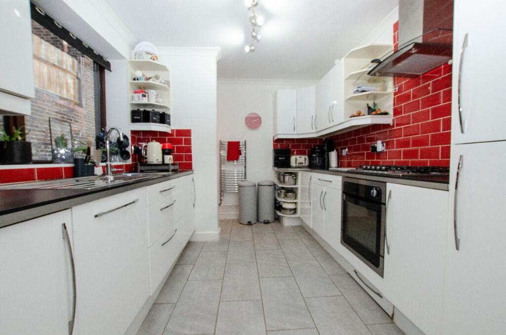Manor Road North, Southampton, Hampshire, SO19 photo 3
