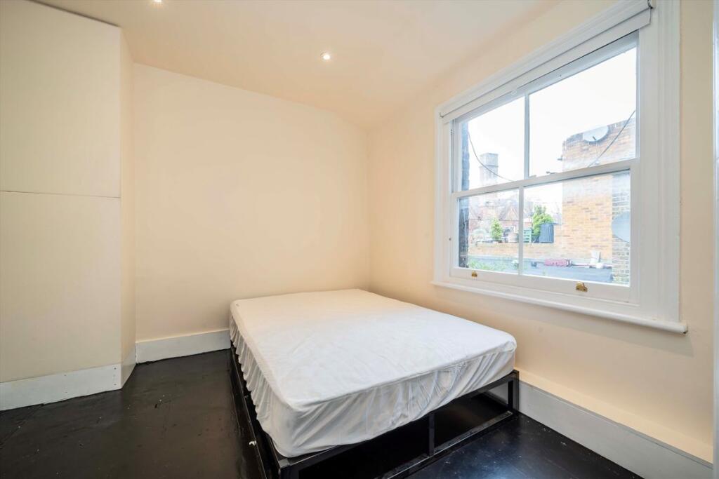 Apartment in London - View 5