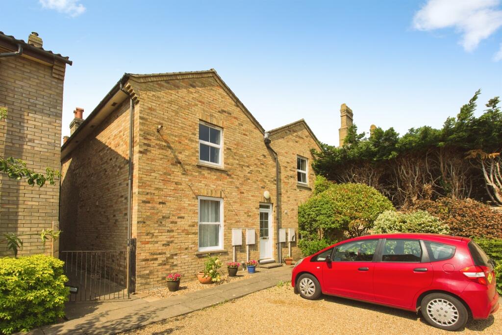 Main image of property: Beagle Court, Cottenham, Cambridge