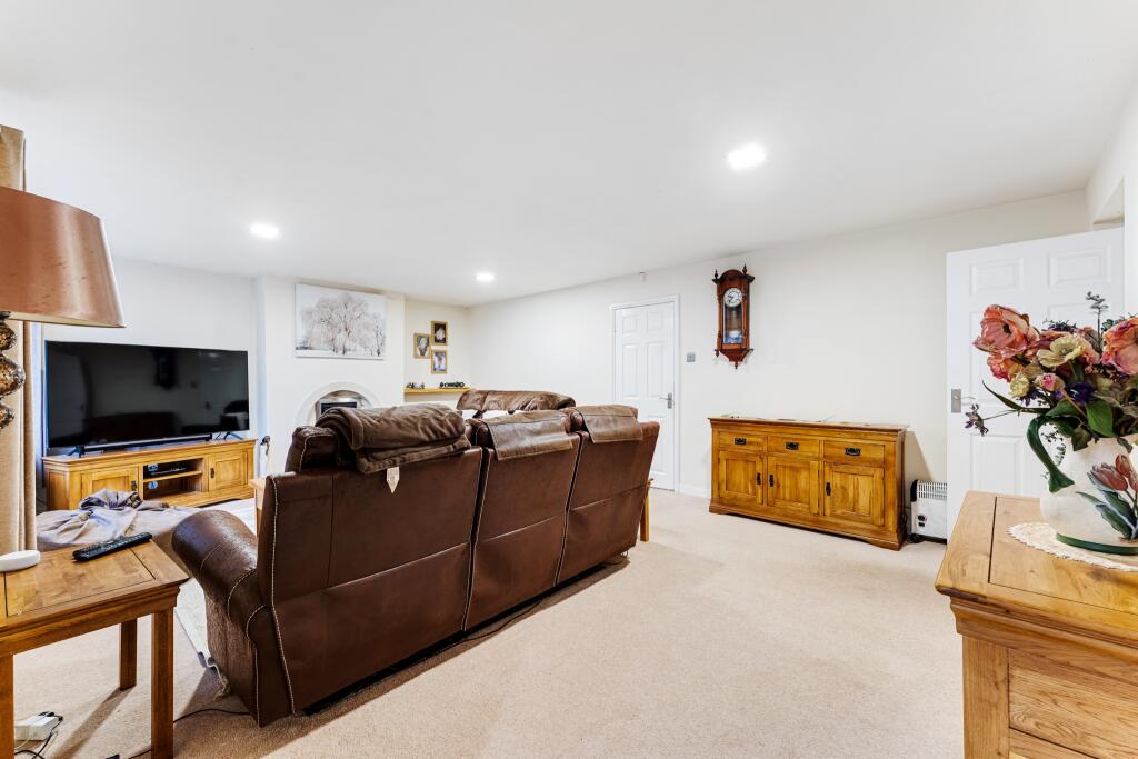 20, Lynwood Grove, Harwood, Bolton, BL2 photo 3