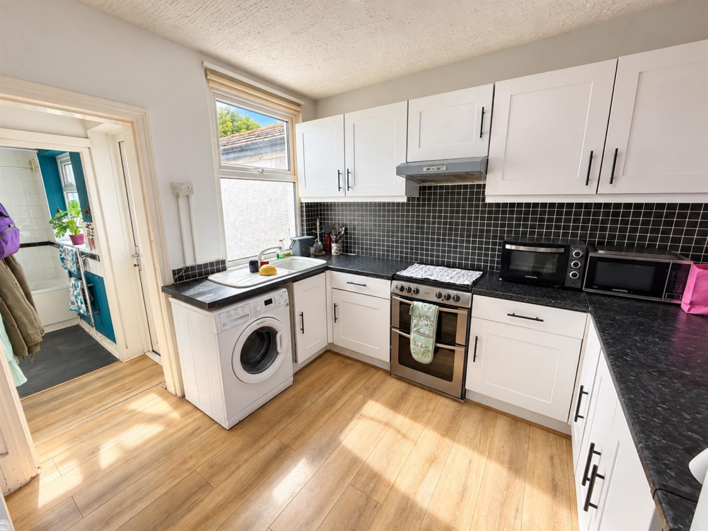 House in Wirral, Liverpool City Region - View 4
