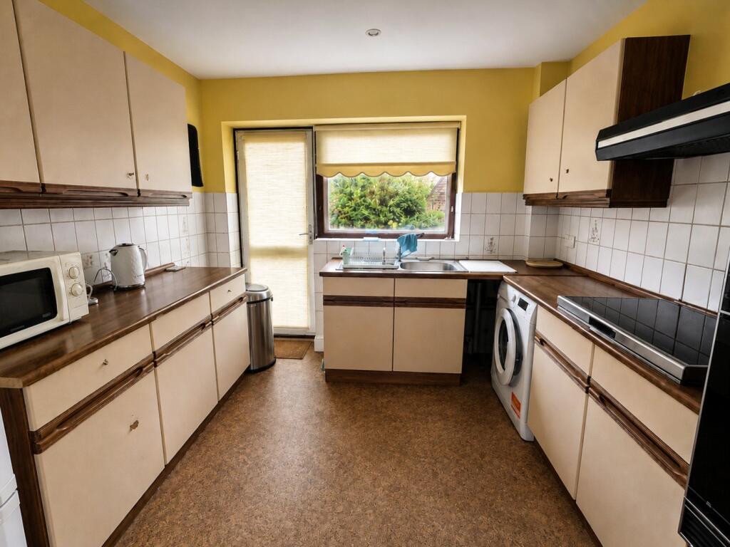 House in Surrey Heath, Surrey - View 4