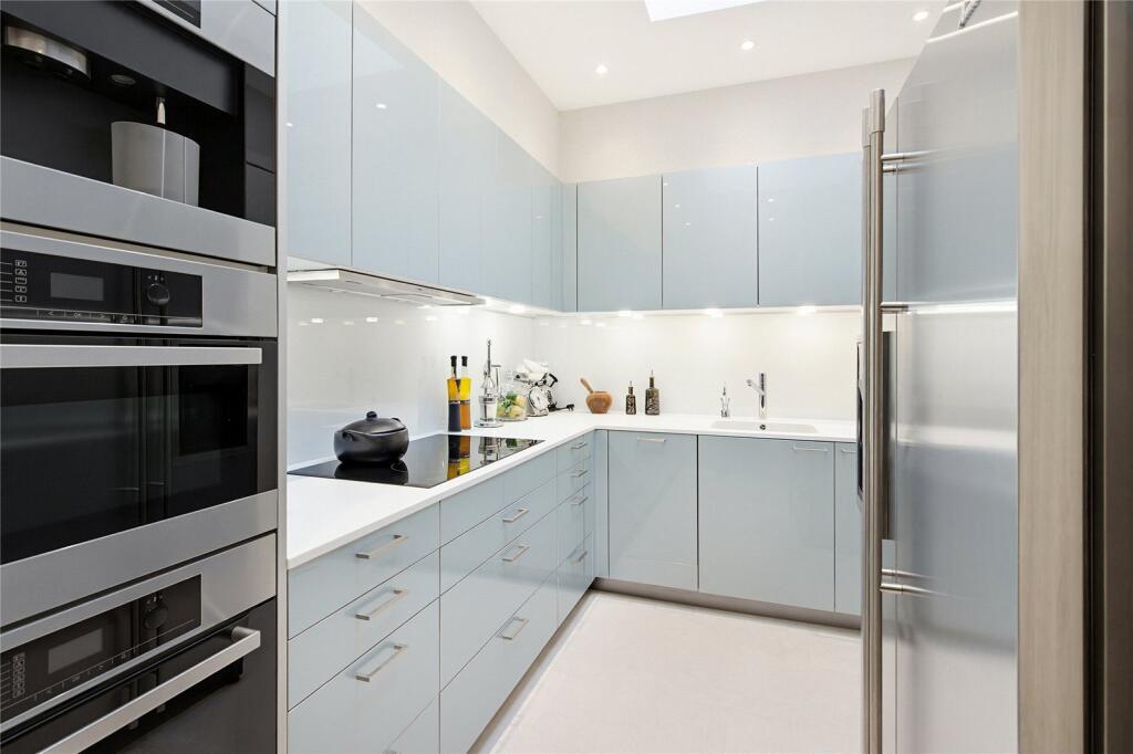 House in London - View 3