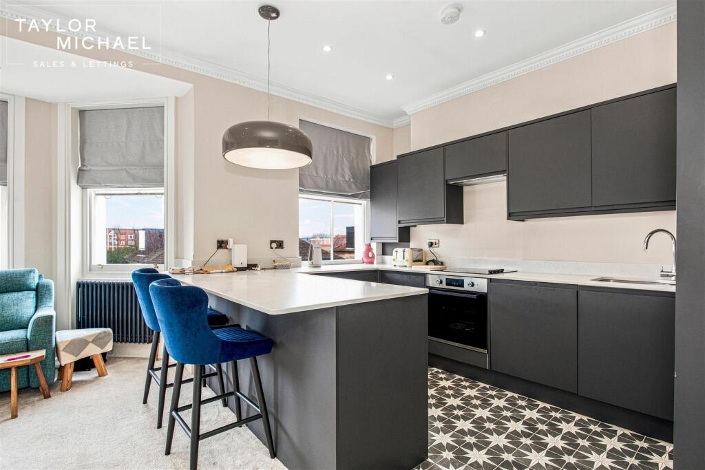 Apartment in Brighton - View 3