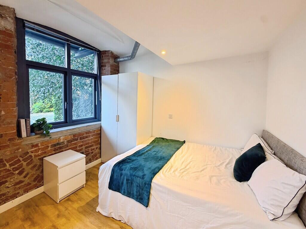 Apartment in Leeds - More