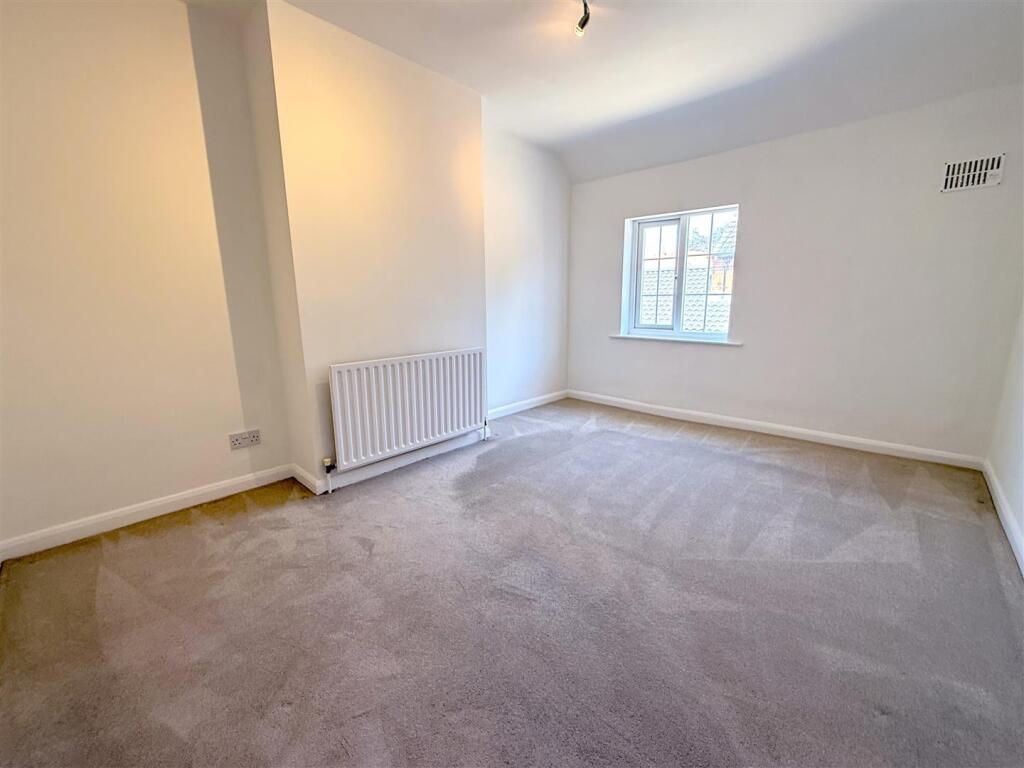 House in Rushcliffe, Aslockton - More