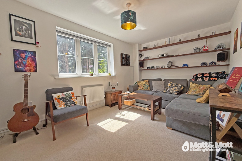 House in Wokingham - More
