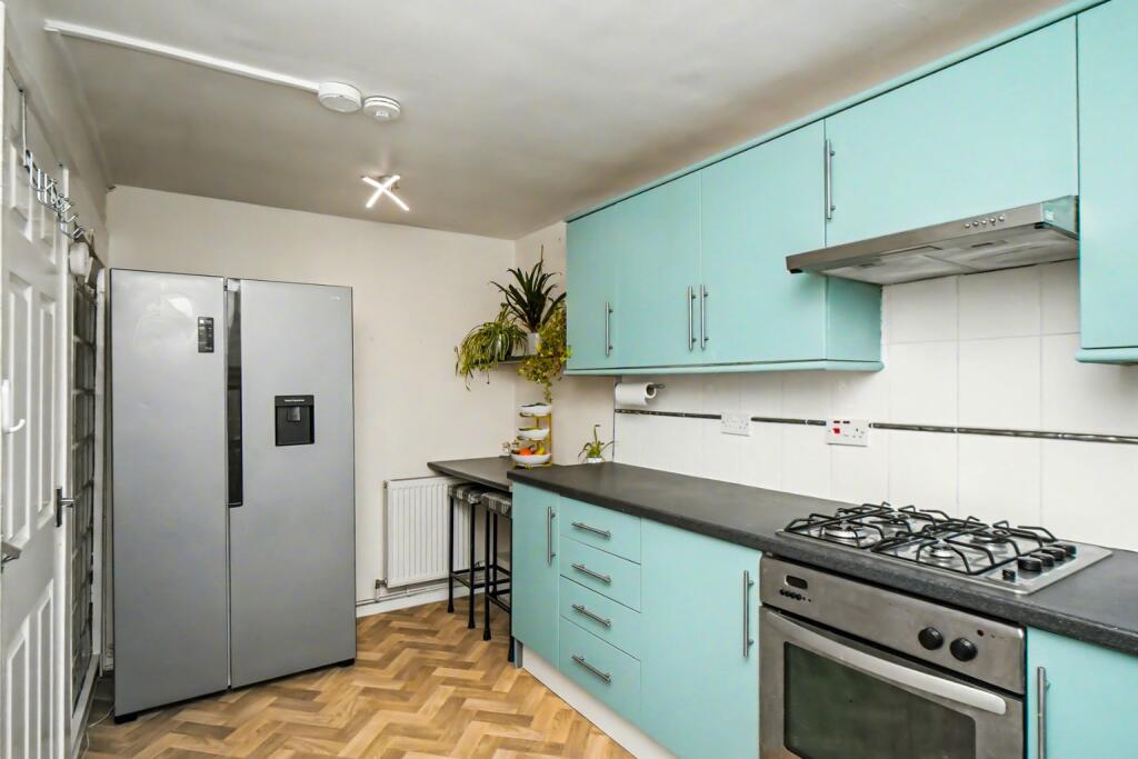 Apartment in Edinburgh, The Shore, Leith - More