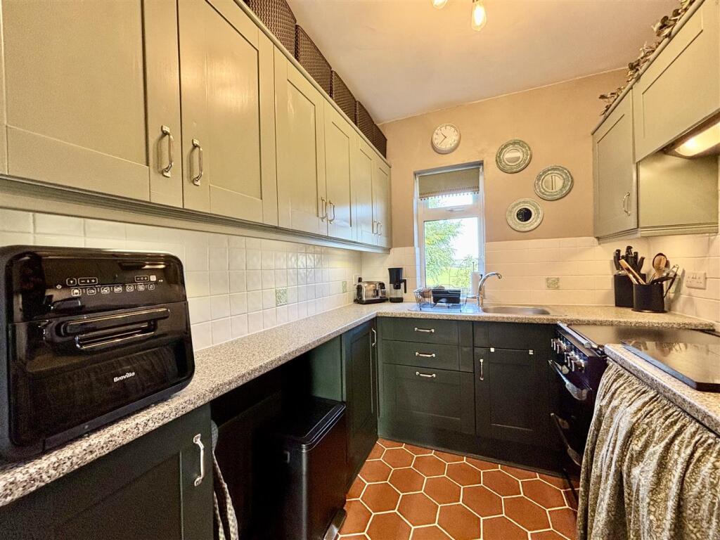 Additional image 25 of Fieldway, Clayton, Bradford