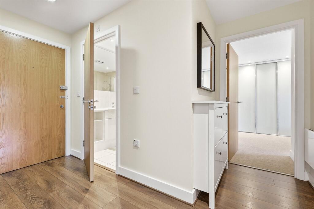 Apartment in London, Gallions Reach - View 5