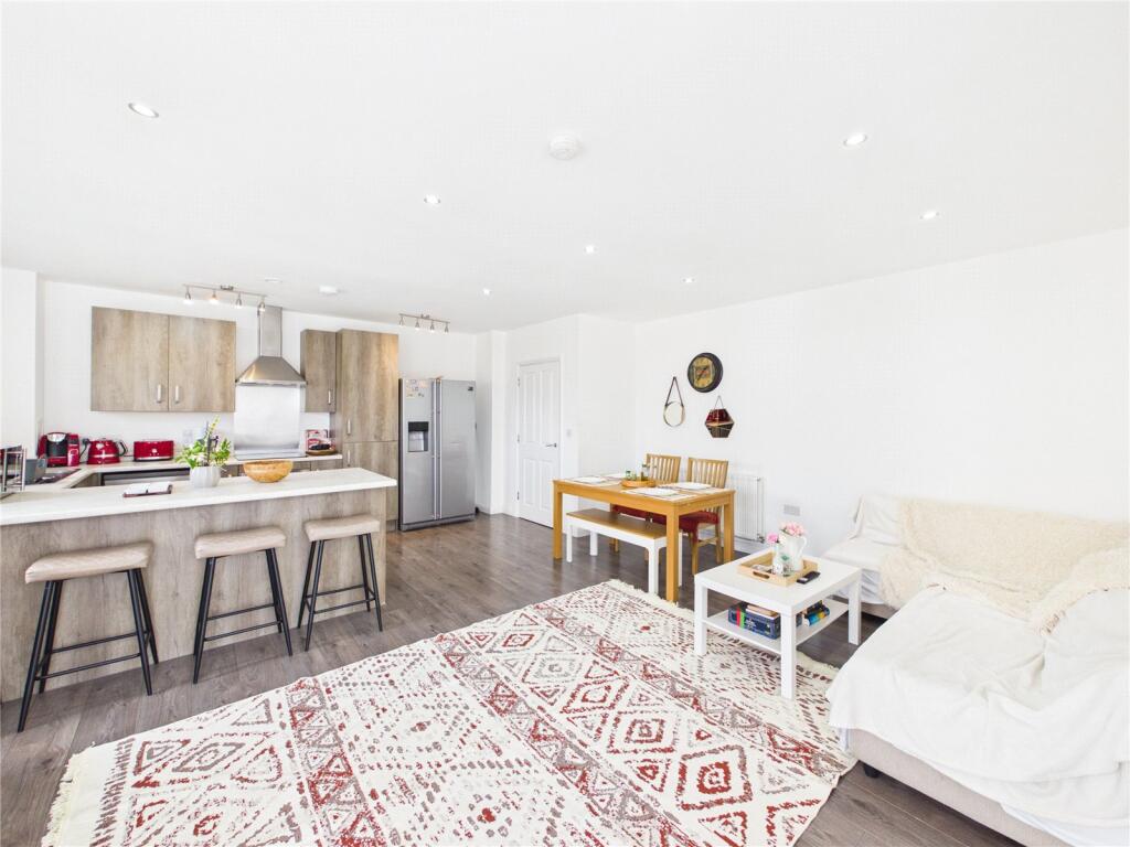 Thornbury Way, Walthamstow, E17 - View 6