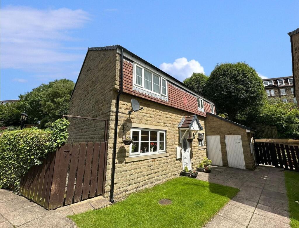 Main image of property: Byron Mews, Bingley, BD16
