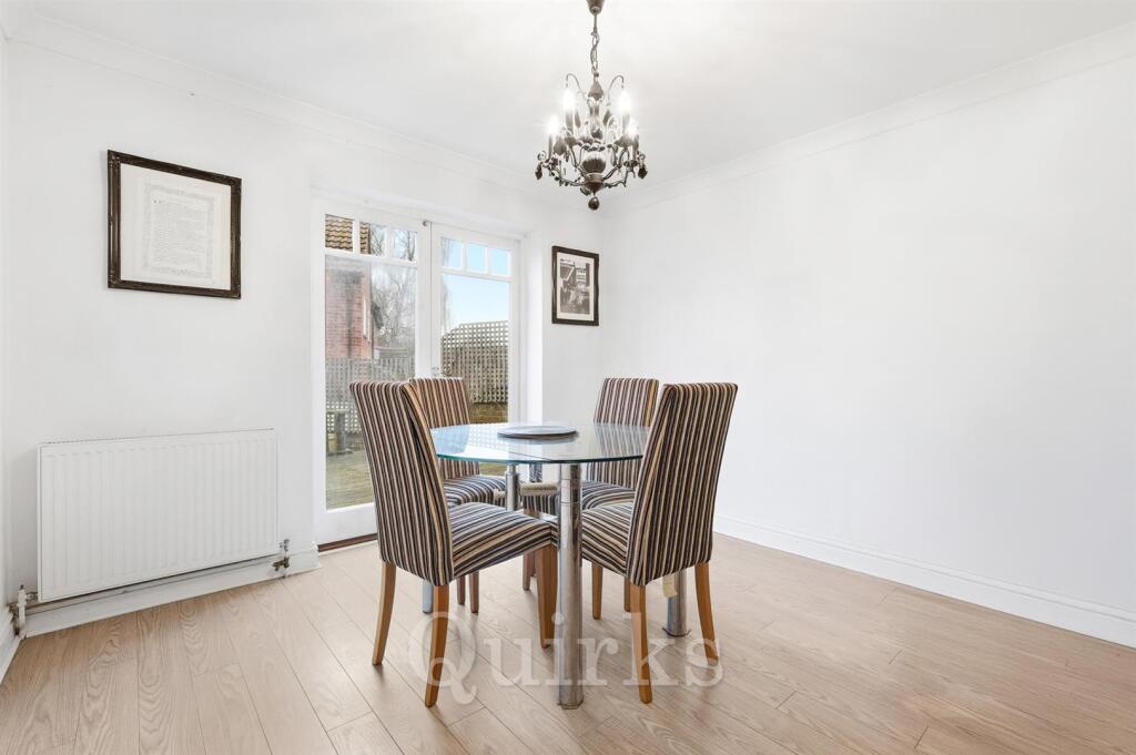 Dorset Way, Billericay photo 3