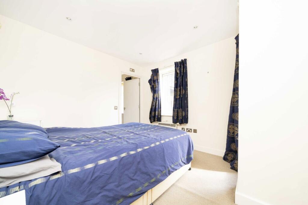 Apartment in London - View 3