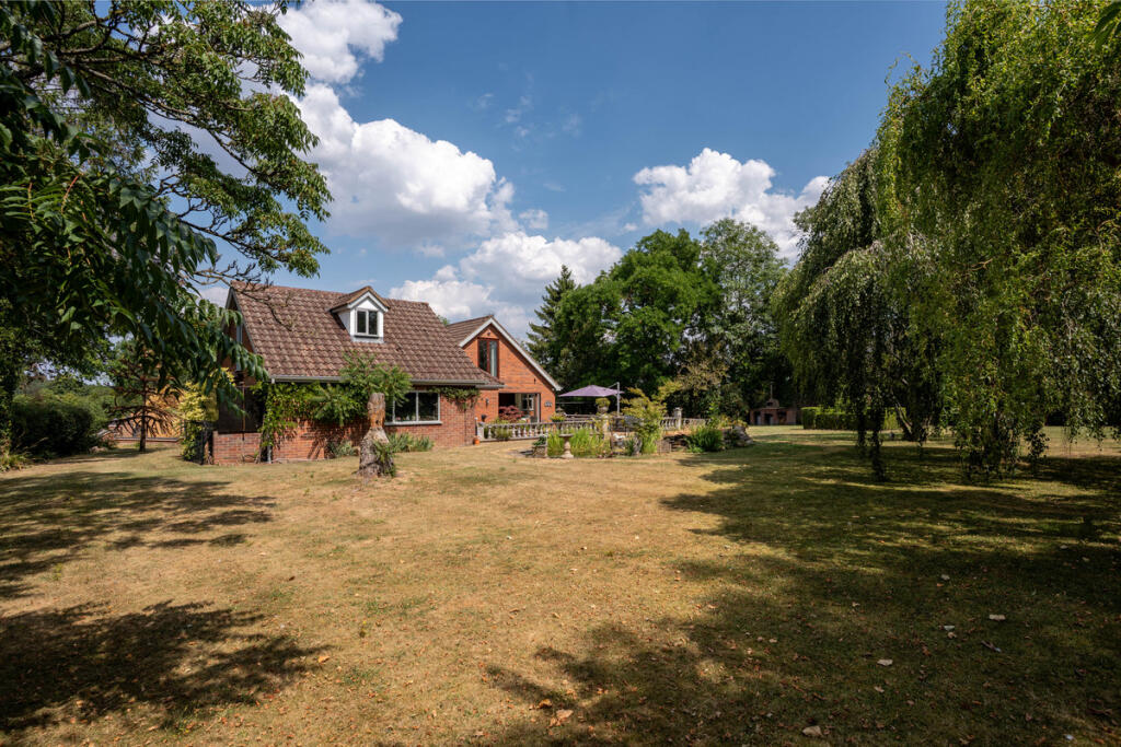 House in Worcester - View 2