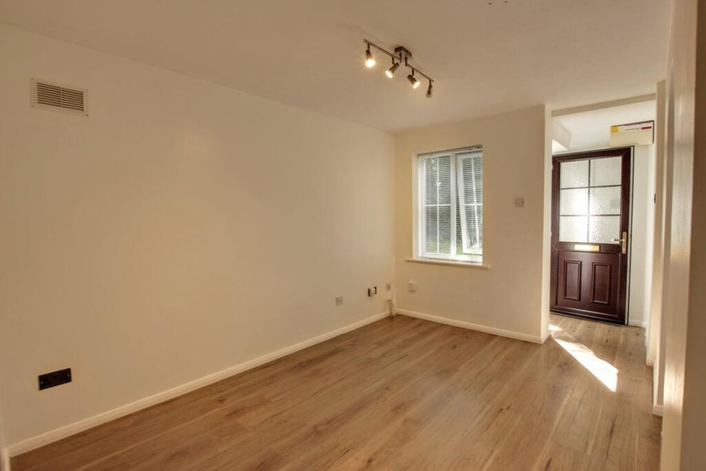 Apartment in Redhill - View 5