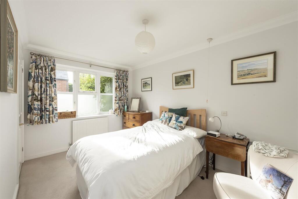 Additional image 5 of Sun Lane, Harpenden