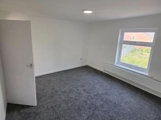 4 Blacks Lane photo 2